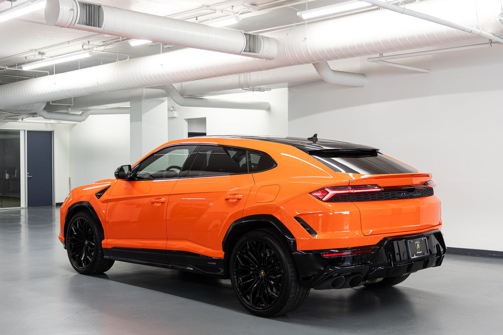 Used 2025 Lamborghini Urus S AWD/4WD image 6