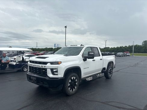 Used 2020 Chevrolet Silverado 2500 Custom w/ Custom Value Package AWD/4WD image 4