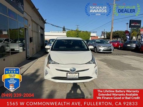 Used 2017 Toyota Prius Four Touring FWD image 13