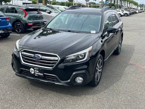 Used 2018 Subaru Outback 2.5i Limited AWD/4WD image 3