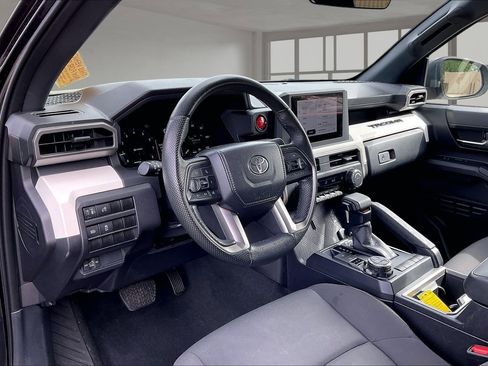 Used 2024 Toyota Tacoma TRD Off-Road AWD/4WD image 18