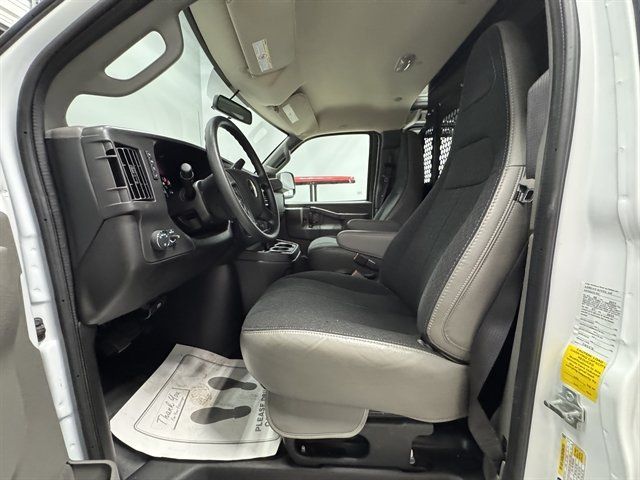 Used 2025 Chevrolet Express 2500 w/ Driver Convenience Package RWD image 20