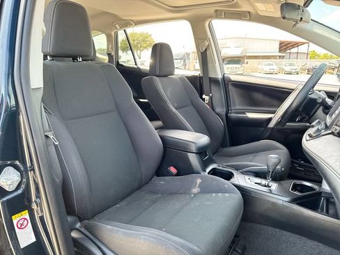 Used 2018 Toyota RAV4 XLE w/ Convenience Package AWD/4WD image 25
