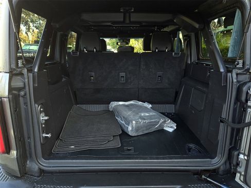 Used 2023 Ford Bronco Badlands image 27