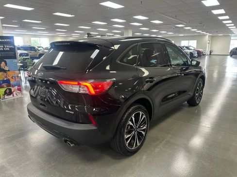 Used 2022 Ford Escape SE w/ SE Sport Appearance Package AWD/4WD image 7