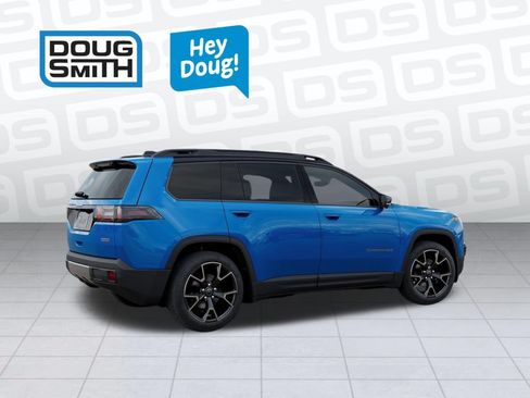 New 2026 Jeep Cherokee Overland w/ Trailer Tow Group AWD/4WD image 4