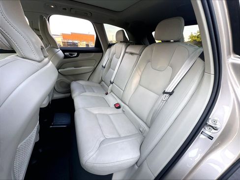 Used 2026 Volvo XC60 T8 Ultra w/ Protection Package Premier AWD/4WD image 27