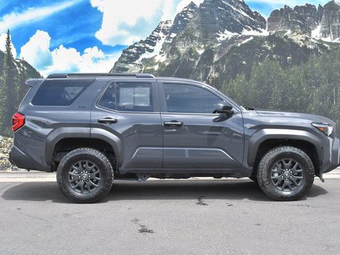 Certified 2025 Toyota 4Runner SR5 AWD/4WD image 2