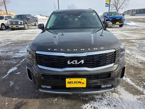 Used 2022 Kia Telluride SX image 3