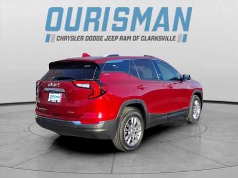 Used 2022 GMC Terrain SLT w/ Infotainment Package II image 3