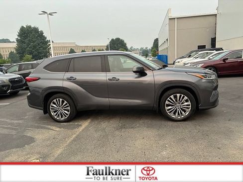 Used 2021 Toyota Highlander Platinum AWD/4WD image 5