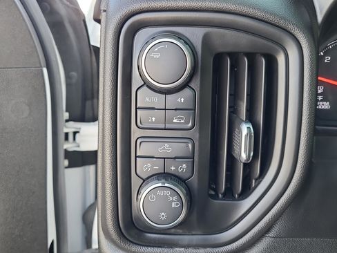 Used 2020 Chevrolet Silverado 1500 Custom w/ Custom Value Package image 20