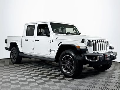 Used 2023 Jeep Gladiator Overland w/ LED Lighting Group