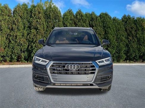 Used 2019 Audi Q5 Prestige w/ Prestige Package image 2