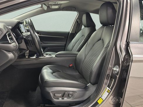 Used 2023 Toyota Camry SE FWD image 16