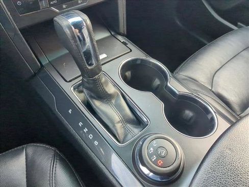 Used 2016 Ford Explorer XLT w/ Equipment Group 202A image 12