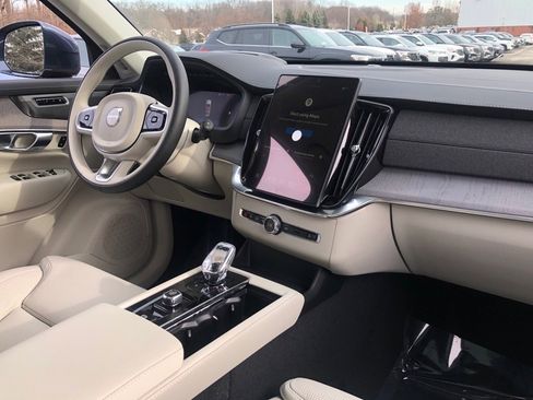 New 2026 Volvo XC90 B6 Ultra w/ Protection Package image 18