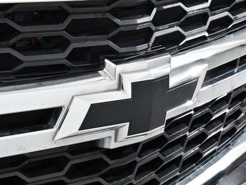 Used 2017 Chevrolet Suburban LT image 21