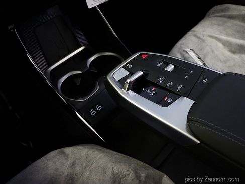 Used 2025 BMW X1 xDrive28i w/ Technology Package image 25