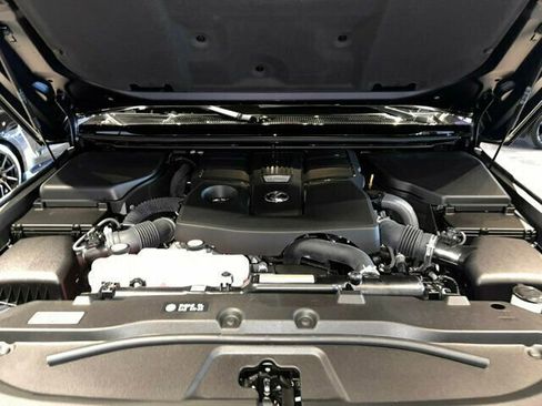 Used 2024 Lexus GX 550 w/ Accessory Package (31) image 9