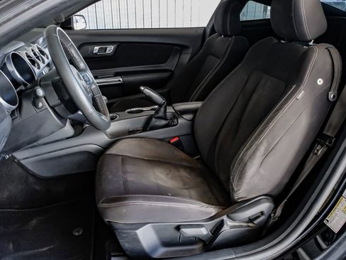 Used 2019 Ford Mustang Coupe image 28