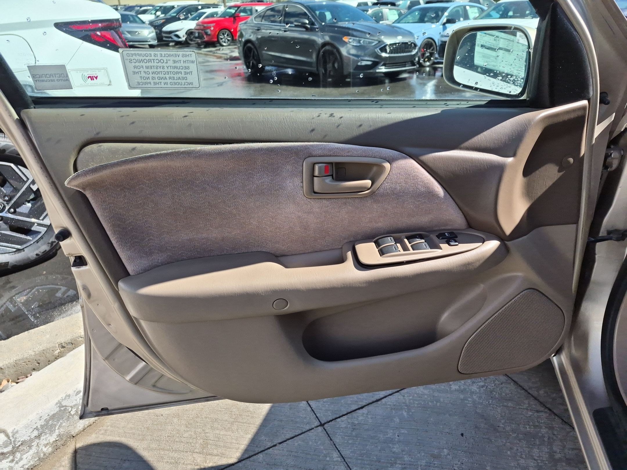 Used 1998 Toyota Camry LE FWD image 14