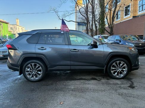 Used 2019 Toyota RAV4 Limited w/ Advanced Technology Package image 9