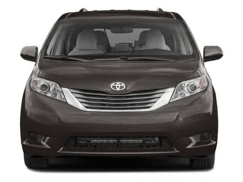 Used 2016 Toyota Sienna LE image 4