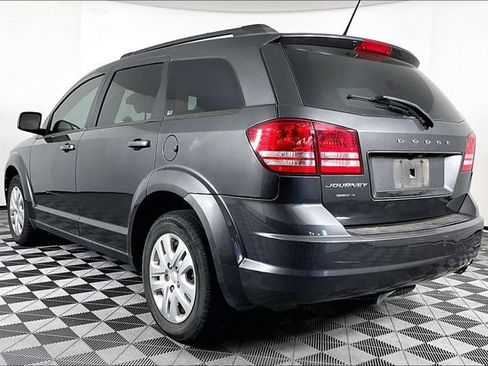 Used 2018 Dodge Journey SE w/ Popular Equipment Group FWD image 2
