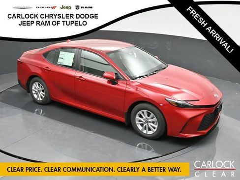 Used 2025 Toyota Camry LE w/ Convenience Package FWD image 33