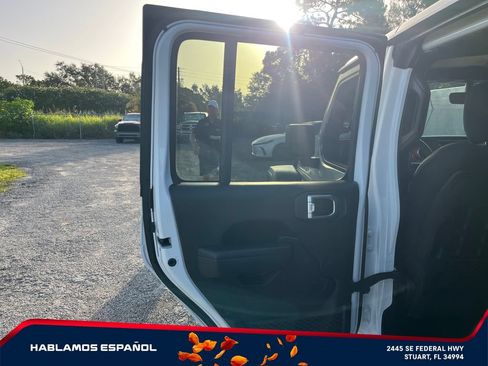Used 2020 Jeep Wrangler Unlimited Rubicon AWD/4WD image 25