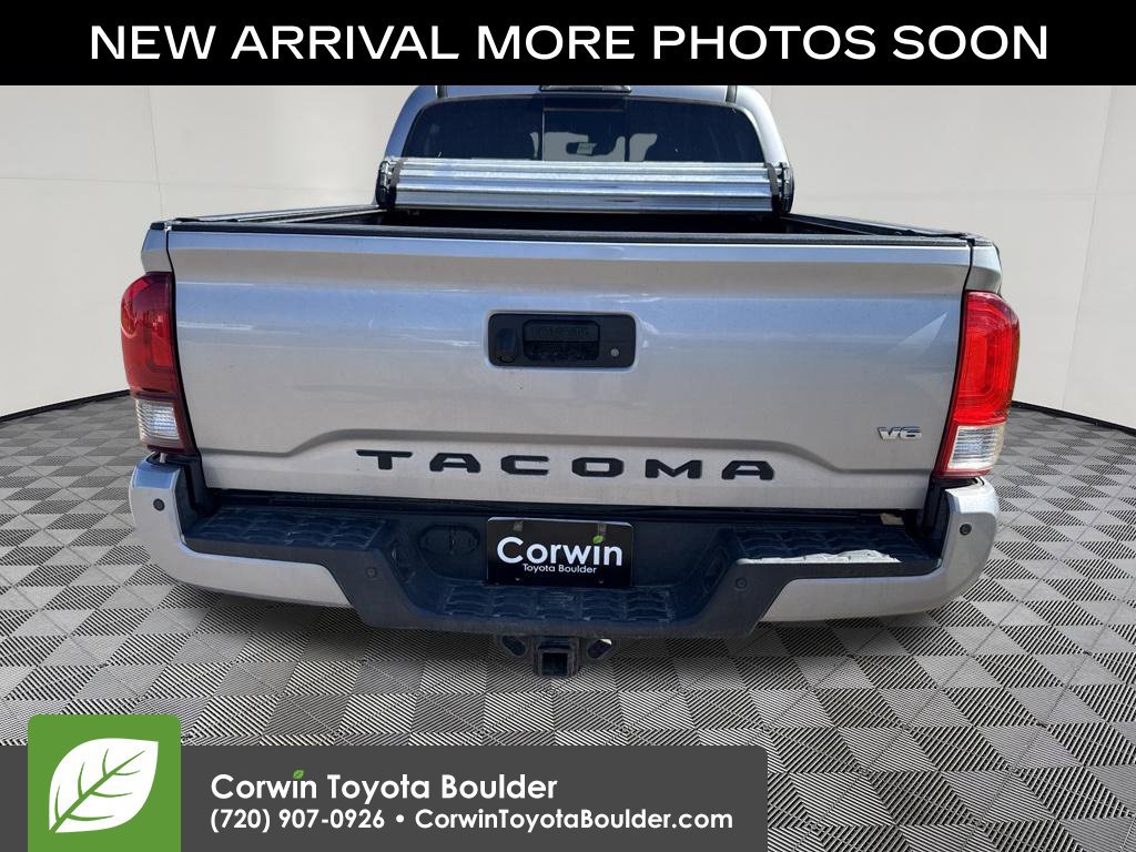 Used 2018 Toyota Tacoma TRD Off-Road w/ Technology Package AWD/4WD image 6
