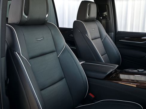 Used 2021 Cadillac Escalade Premium Luxury w/ Driver Assist Tech Package image 44