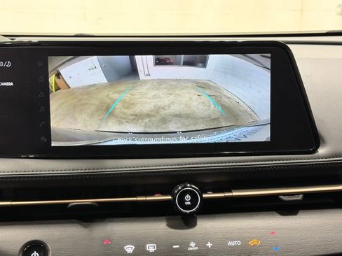 Used 2023 Nissan Ariya AWD image 22