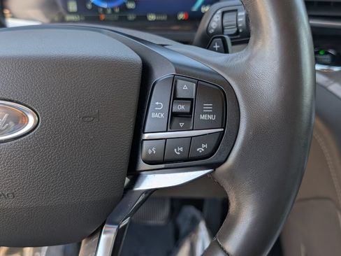 Used 2020 Ford Explorer Platinum w/ Premium Technology Package AWD/4WD image 26