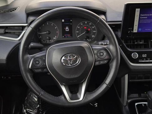 Used 2024 Toyota Corolla Cross LE FWD image 11