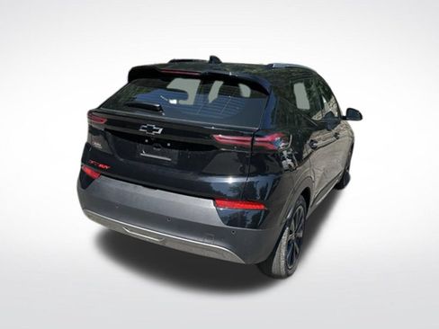 Used 2023 Chevrolet Bolt EUV Premier w/ Sun & Sound Package FWD image 5