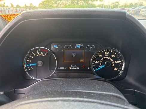 Used 2016 Ford F150 Platinum w/ Equipment Group 701A Luxury AWD/4WD image 17