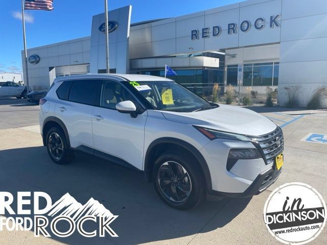 Used 2025 Nissan Rogue SV AWD/4WD image 1