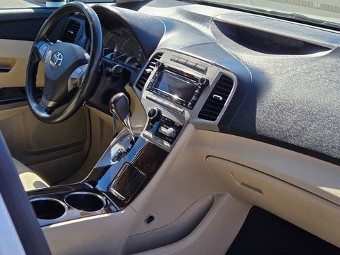 Used 2010 Toyota Venza FWD image 12