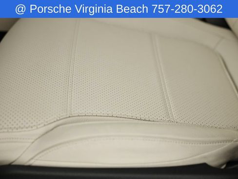 Used 2025 Mercedes-Benz GLC 300 4MATIC image 27