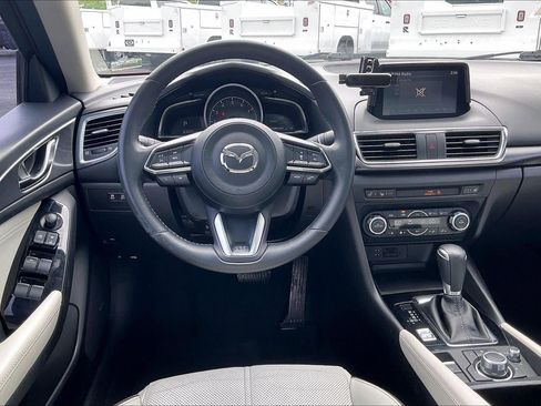 Used 2017 MAZDA MAZDA3 Grand Touring w/ Premium Equipment Package FWD image 5