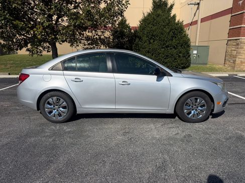 Used 2016 Chevrolet Cruze LS FWD image 7