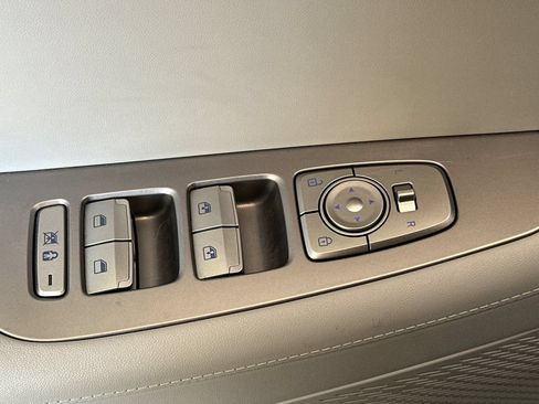 Used 2025 Hyundai Palisade SEL FWD image 12