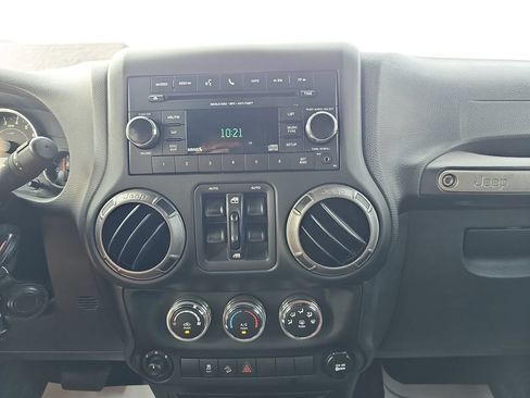 Used 2018 Jeep Wrangler Unlimited Sport S AWD/4WD image 20