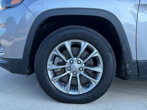 Used 2020 Jeep Cherokee Latitude Plus FWD image 9