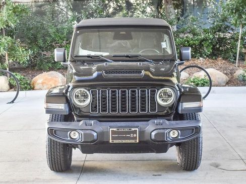 New 2026 Jeep Gladiator Sport image 2