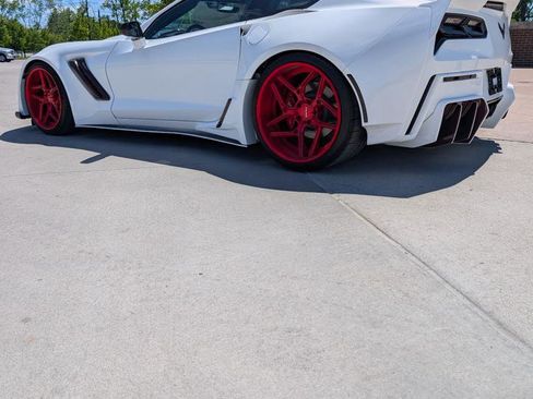 Used 2019 Chevrolet Corvette Stingray Coupe w/ Carbon Flash Badge Package RWD image 3