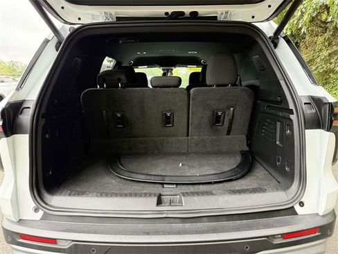 Certified 2024 Chevrolet Traverse LT image 11