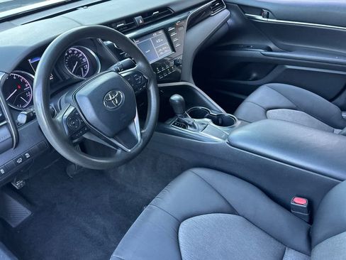 Used 2019 Toyota Camry LE image 11